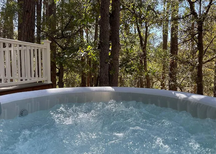 ❄ Brand New Acre Retreat ❄ Hottub ❄ 9m To Downtown *