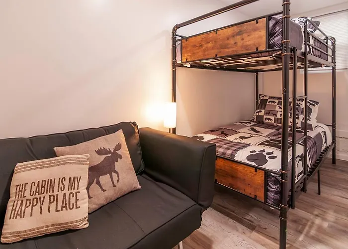 Vakantiehuis ❄ Brand New Acre Retreat ❄ Hottub ❄ 9m To Downtown *