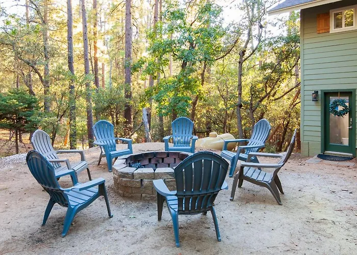 Vakantiehuis ❄ Brand New Acre Retreat ❄ Hottub ❄ 9m To Downtown