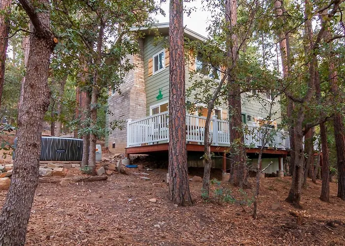 Vakantiehuis ❄ Brand New Acre Retreat ❄ Hottub ❄ 9m To Downtown *